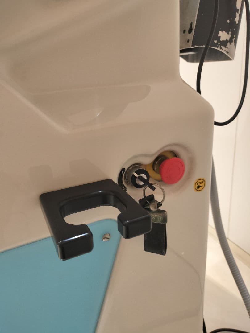 DEKA MUSEE PLATINUM 業務用脱毛器　脱毛エステ店の方へオススメ