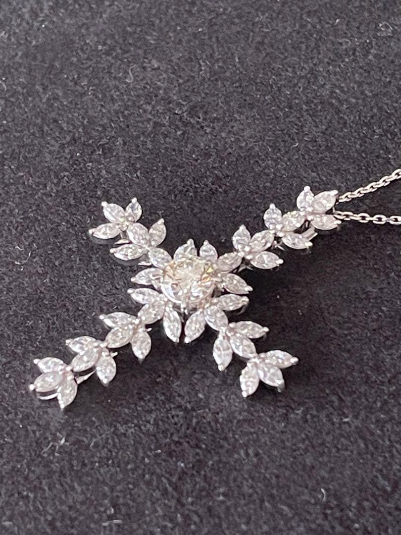 モンロー様❤︎ダイヤモンドクロスネックレス