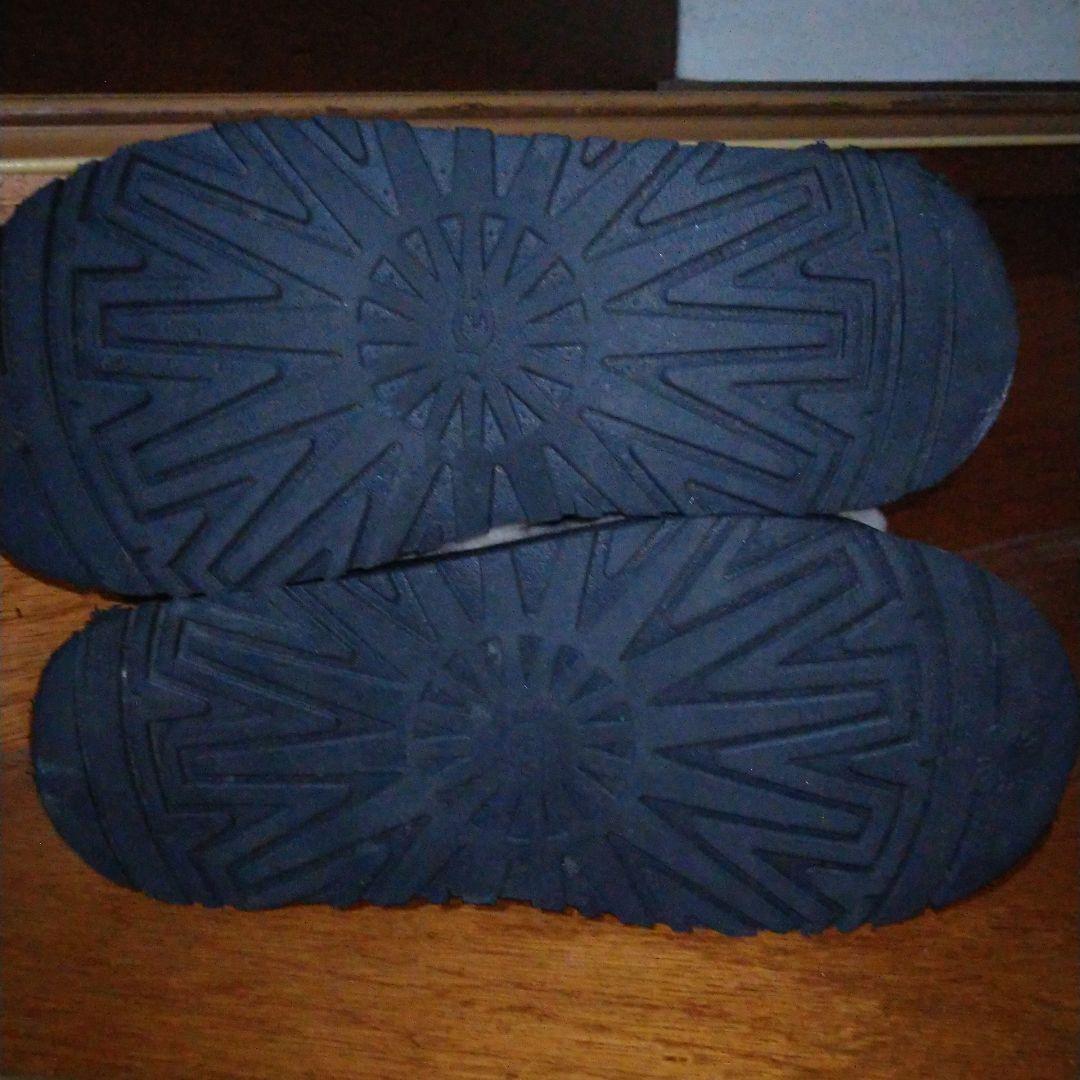 激レアUGGクロスストラップサンダル ブラック/ホワイト