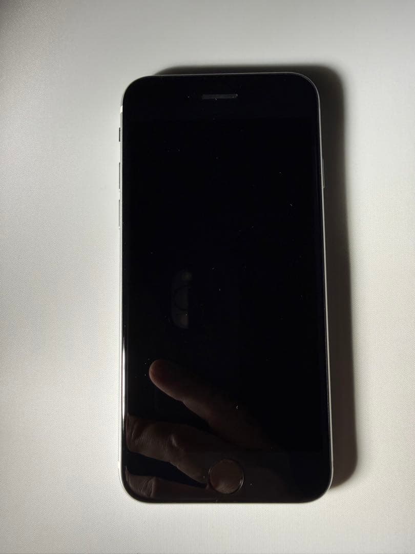 【美品】iPhone SE (第2世代) 64GB SIMフリー ホワイト