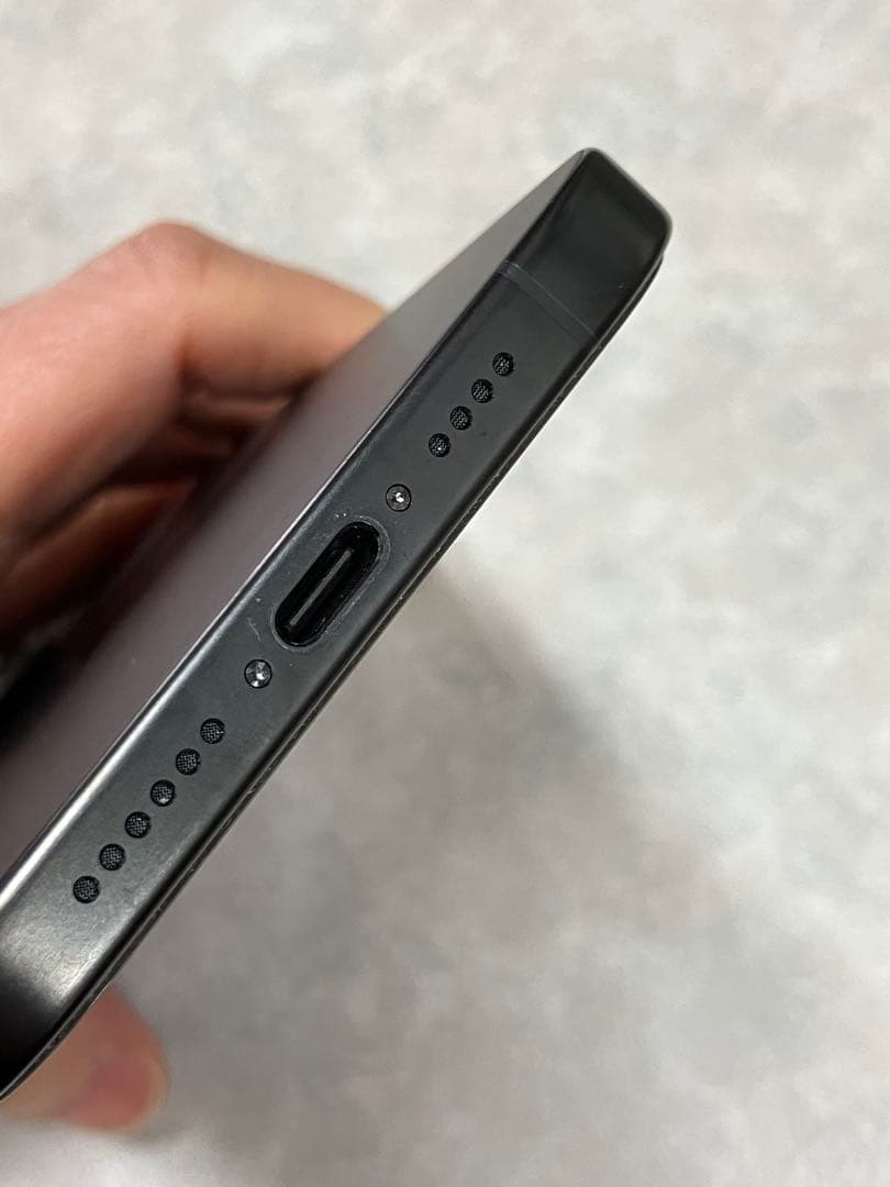 iPhone 15 Pro Max 1TB ブラックチタニウムMU6Y3J/A