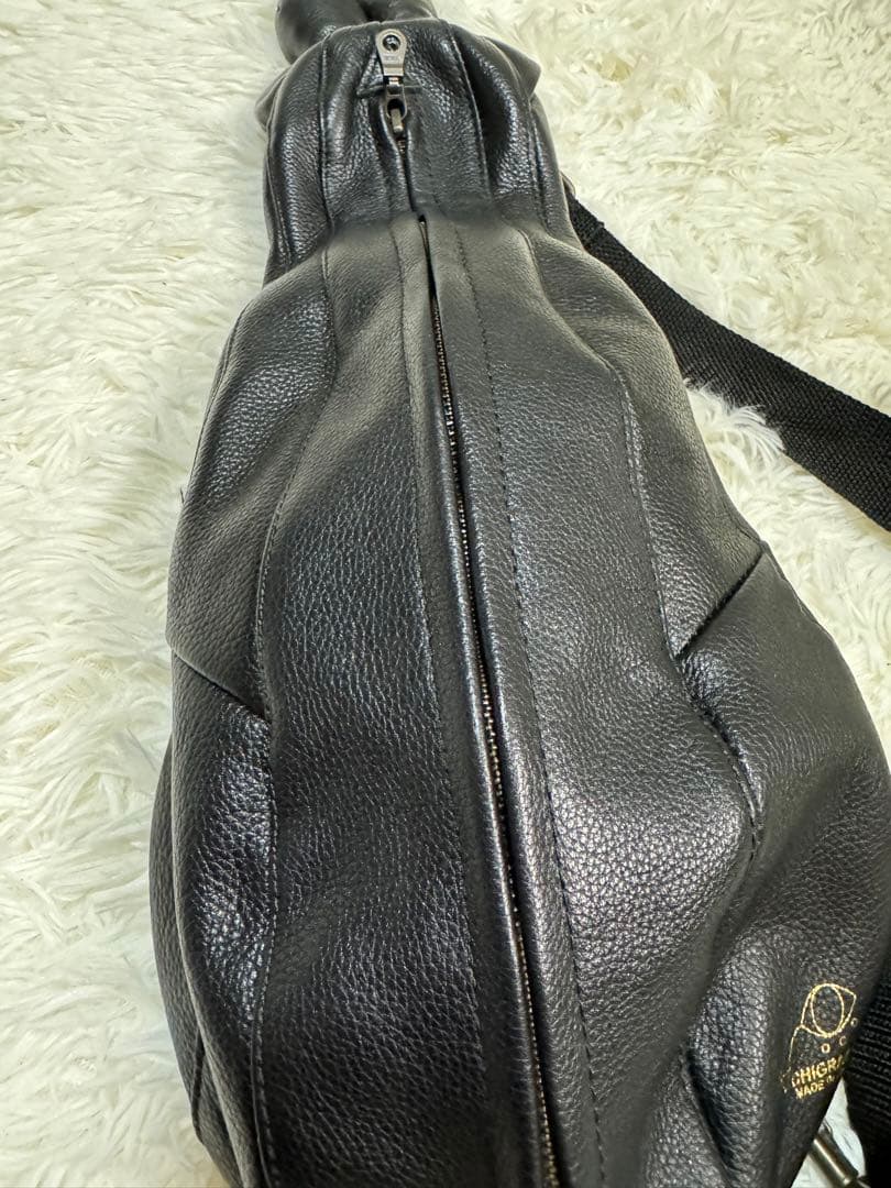 CHIGRACCI チグラッチ　ボディバッグ　猫バッグ　ブラック　レザー　猫