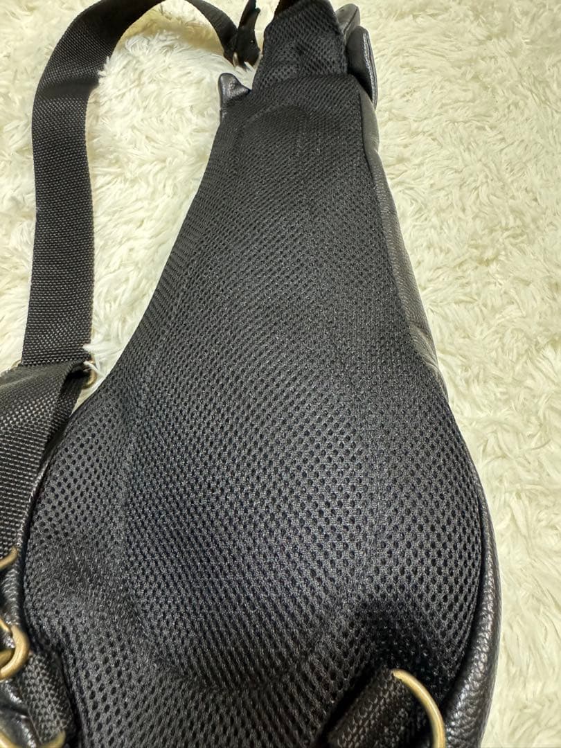 CHIGRACCI チグラッチ　ボディバッグ　猫バッグ　ブラック　レザー　猫