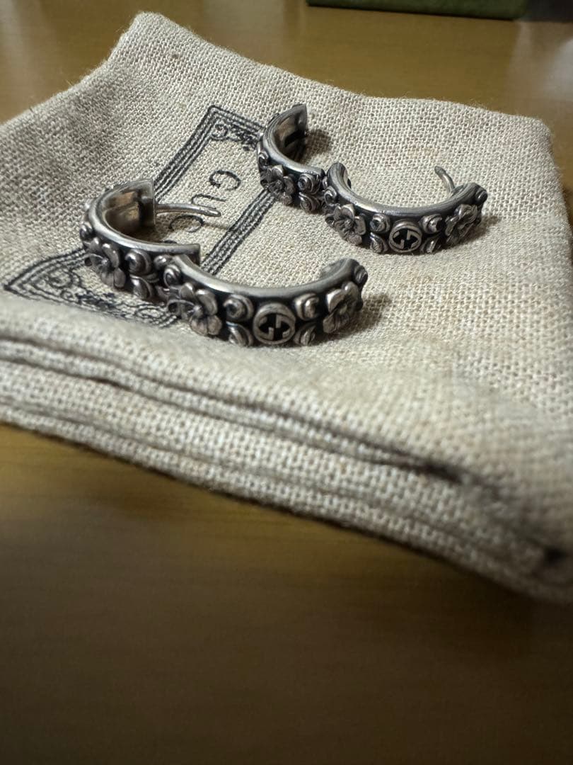 GUCCI ピアス インターロッキングG 花柄 フラワー