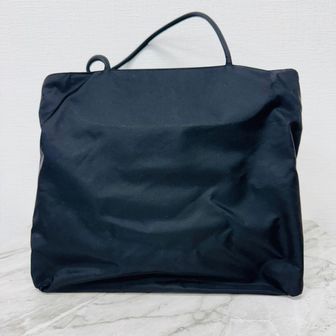 ✨PRADA✨プラダ✨三角ロゴプレート✨ブラック✨ナイロン✨トートバッグ✨