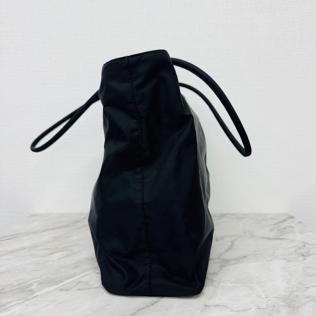 ✨PRADA✨プラダ✨三角ロゴプレート✨ブラック✨ナイロン✨トートバッグ✨