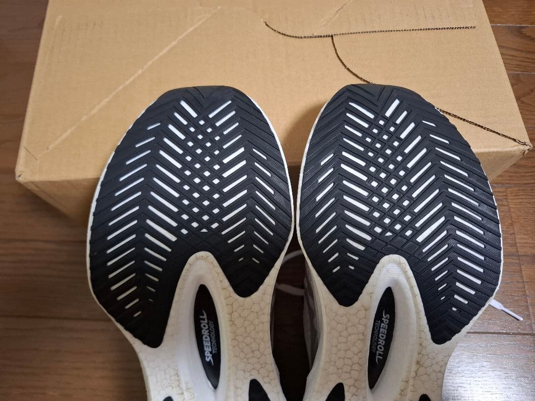 サッカニー　エンドルフィンプロ4　26.5cm ENDORPHIN PRO 4