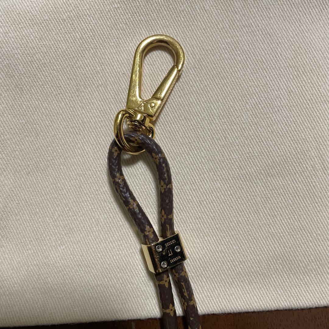 【美品】ルイヴィトン スマホ ネックストラップ ホルダー付き
