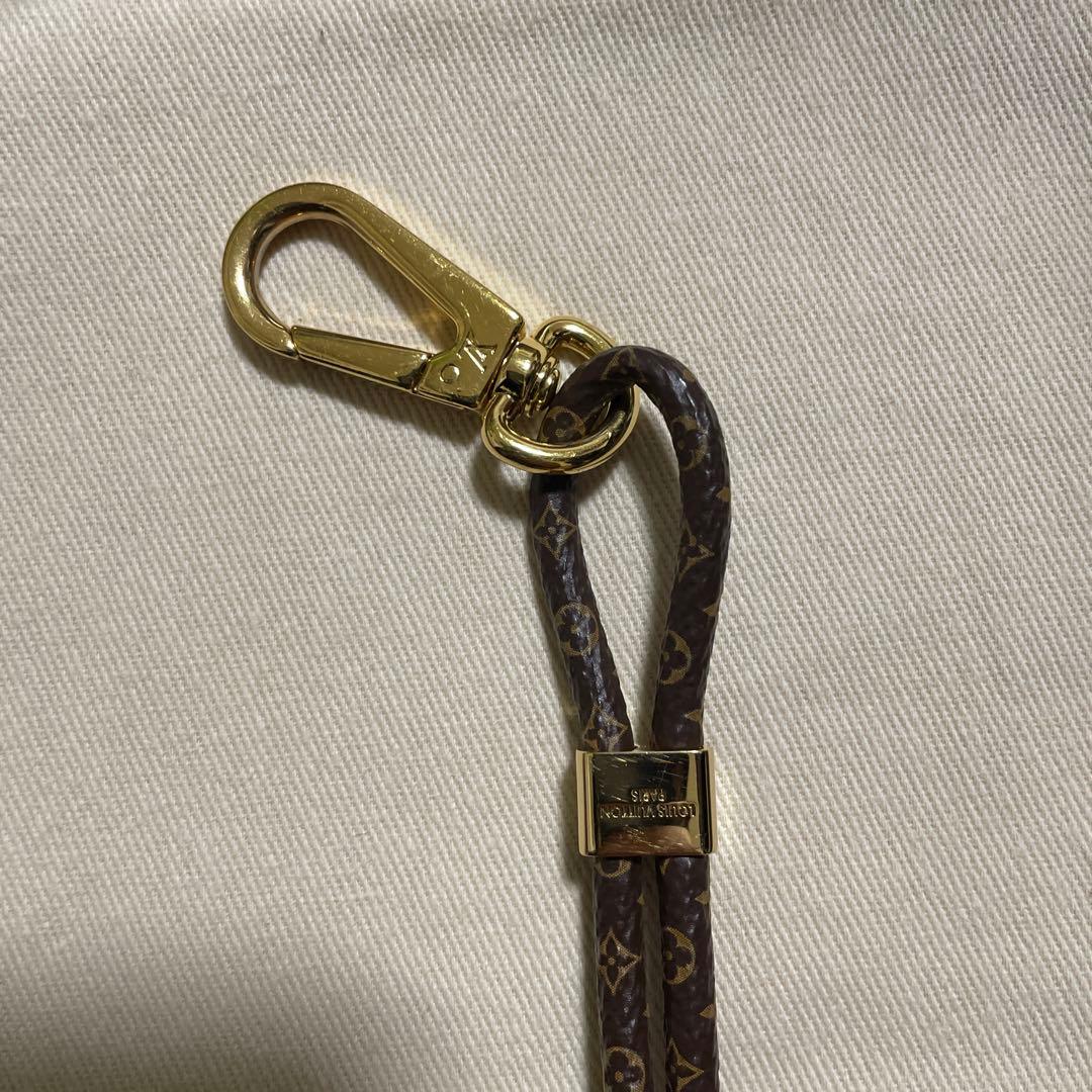【美品】ルイヴィトン スマホ ネックストラップ ホルダー付き