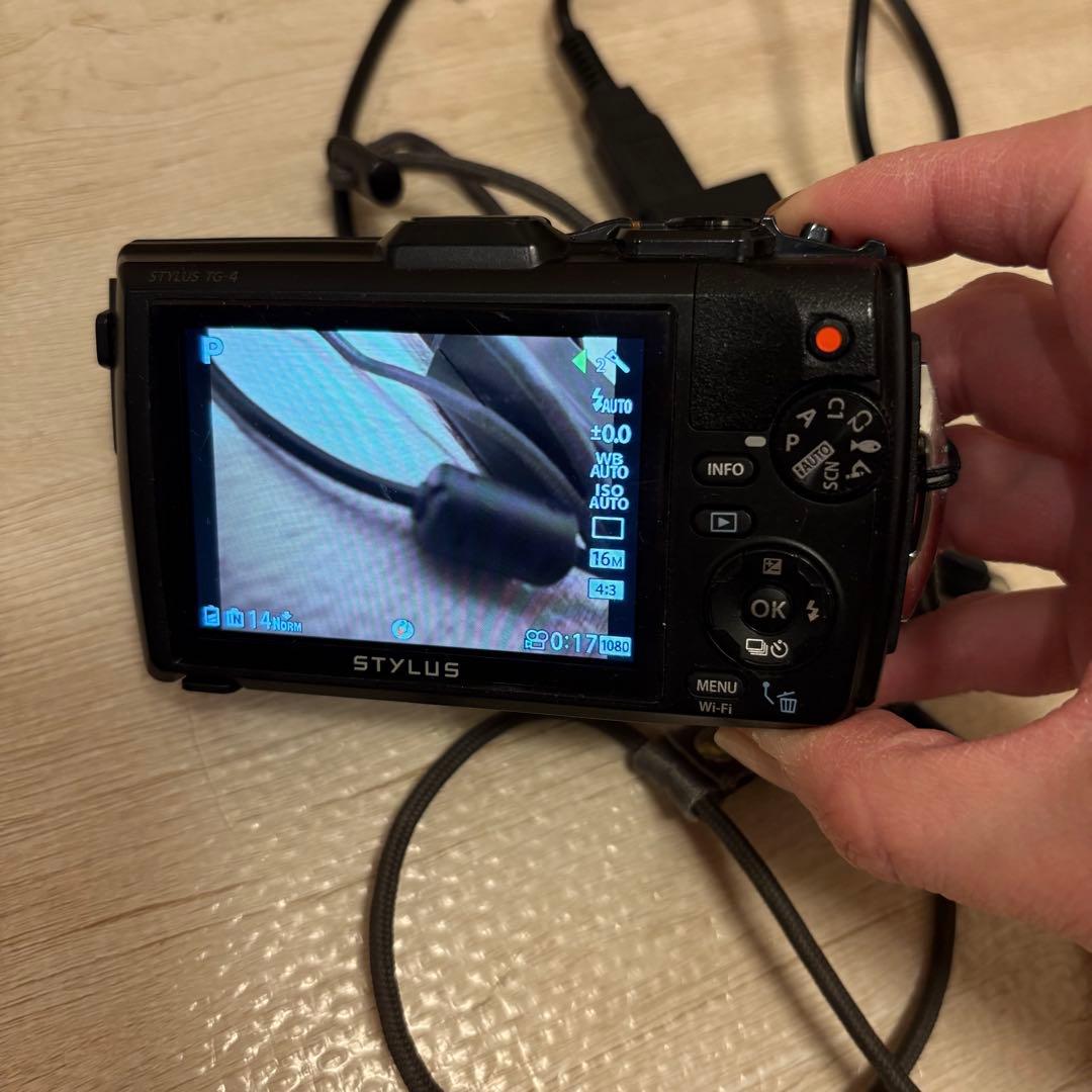 OLYMPUS Tough TG-4 コンパクトデジタルカメラ