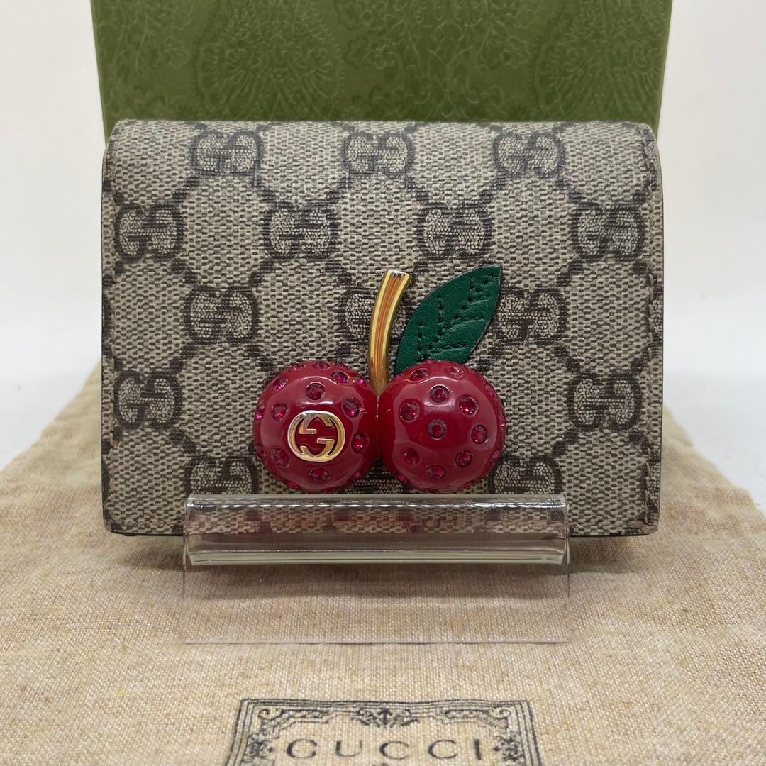 【美品】グッチ 476050・1147 GG スプリーム チェリー 二つ折り財布