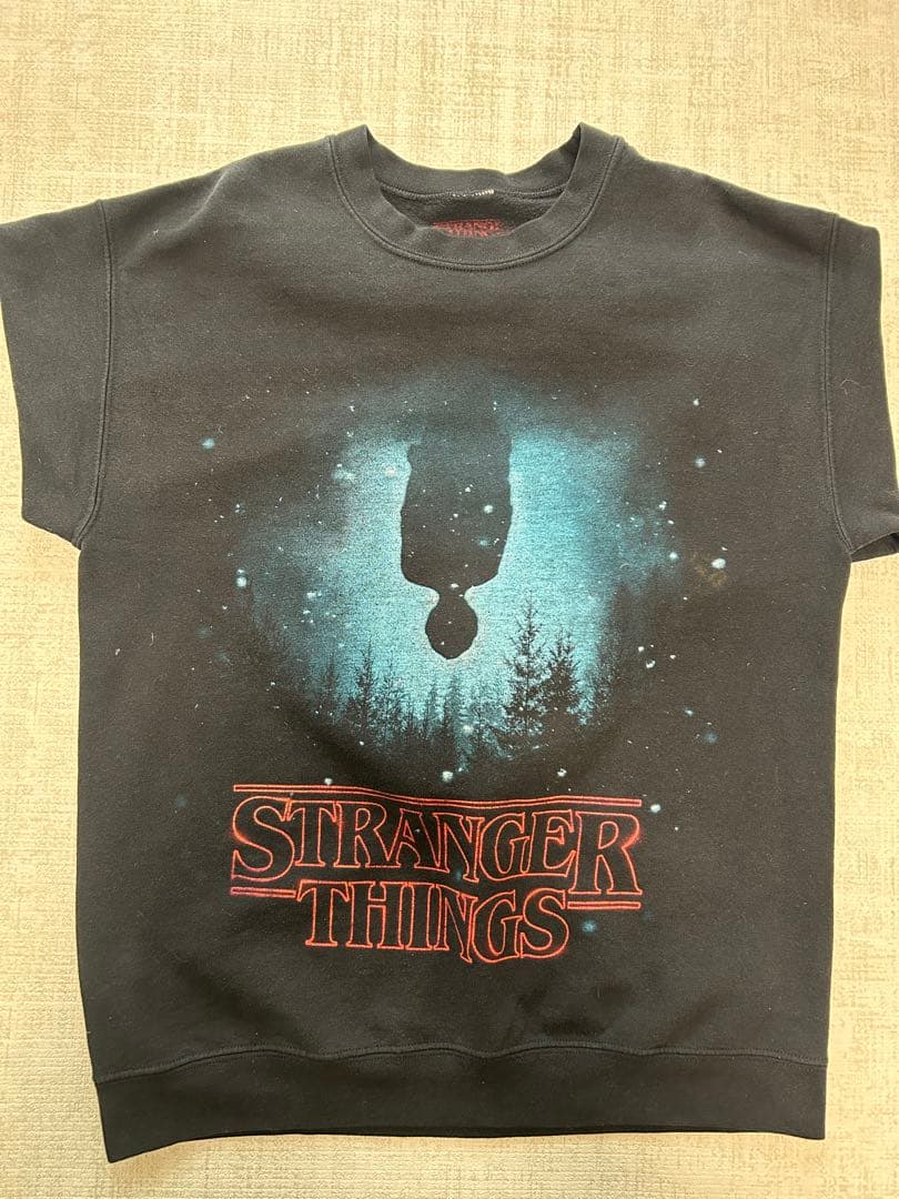 STRANGER THINGS ブラック スウェット M