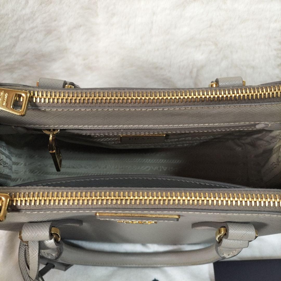 PRADA　プラダ　サフィアーノ　POMICE　ハンドバッグ