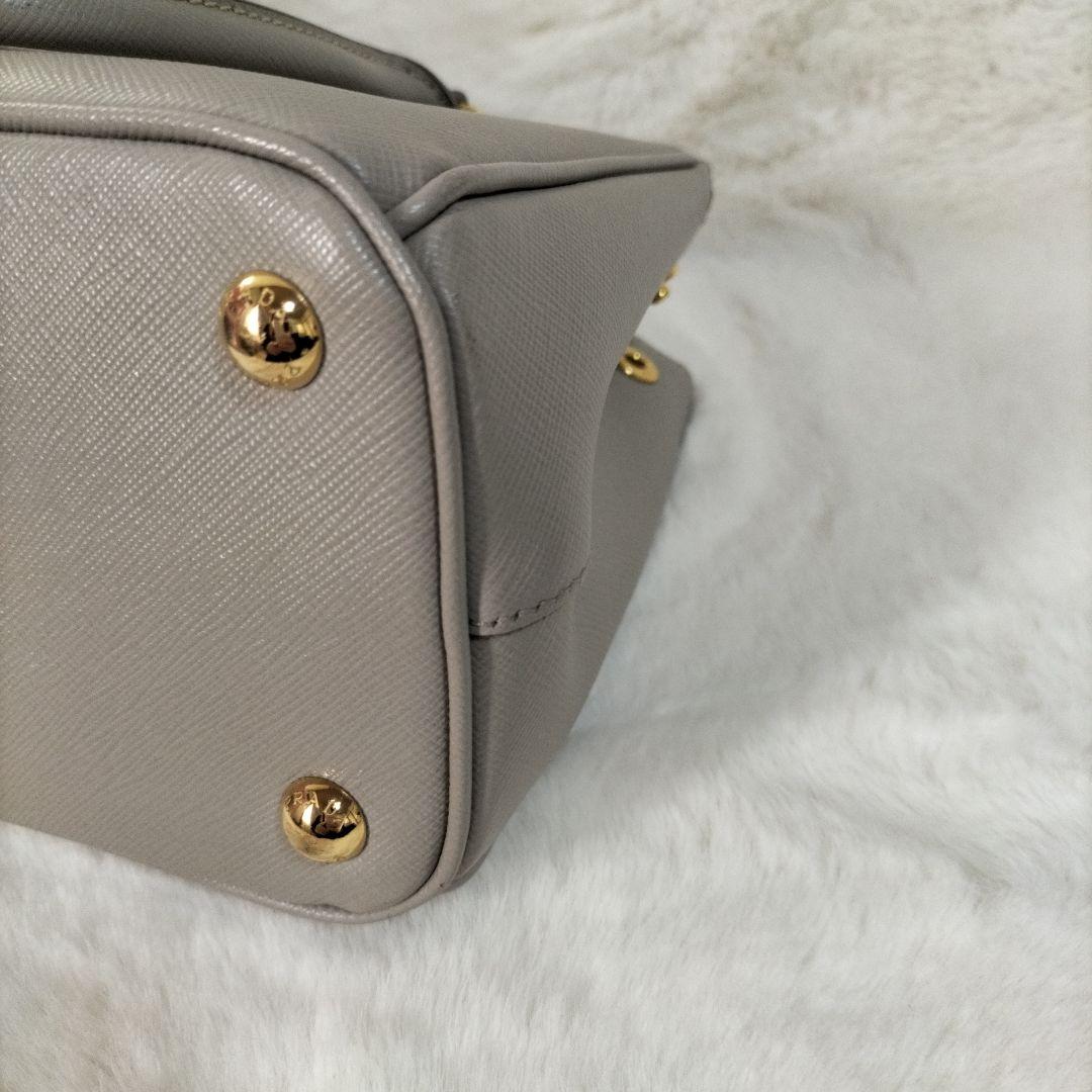 PRADA　プラダ　サフィアーノ　POMICE　ハンドバッグ