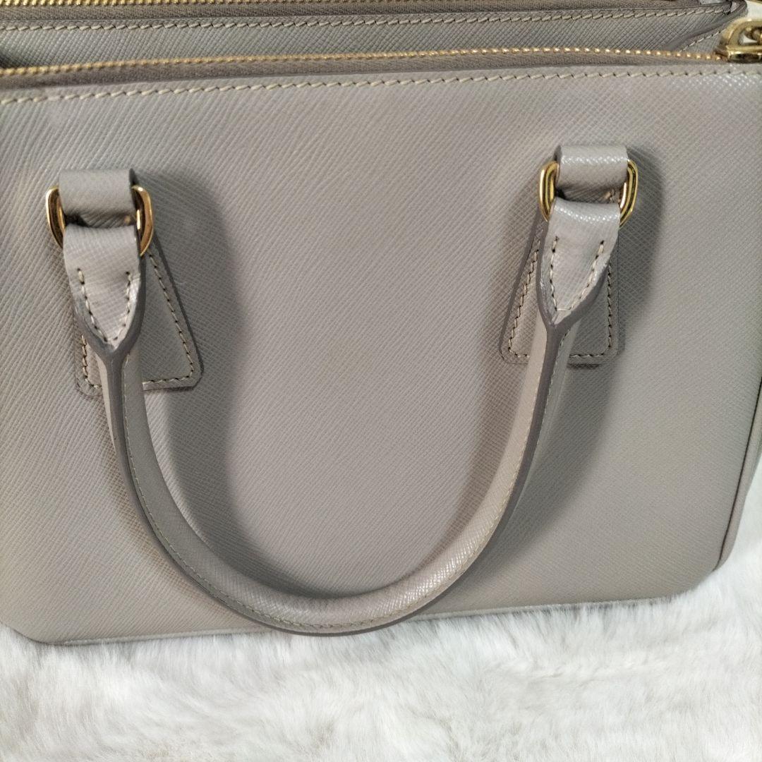 PRADA　プラダ　サフィアーノ　POMICE　ハンドバッグ