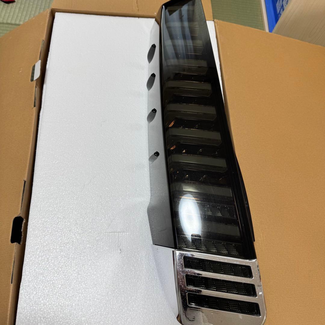 ❤️送料無料❤️80系ヴォクシー テールランプ スモーク ダズフェローズ 中古品