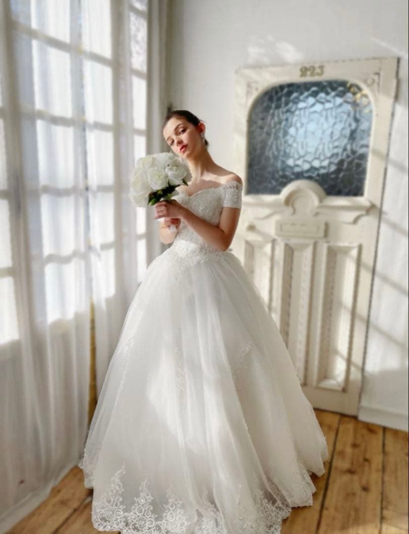 【前撮り】ウェディングドレス ホワイト オフショルダー 　（パニエ&ベール付き）