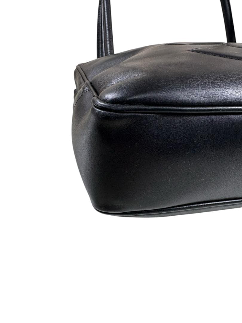 CHANEL ブラックレザーショルダーバッグ ハンドバック