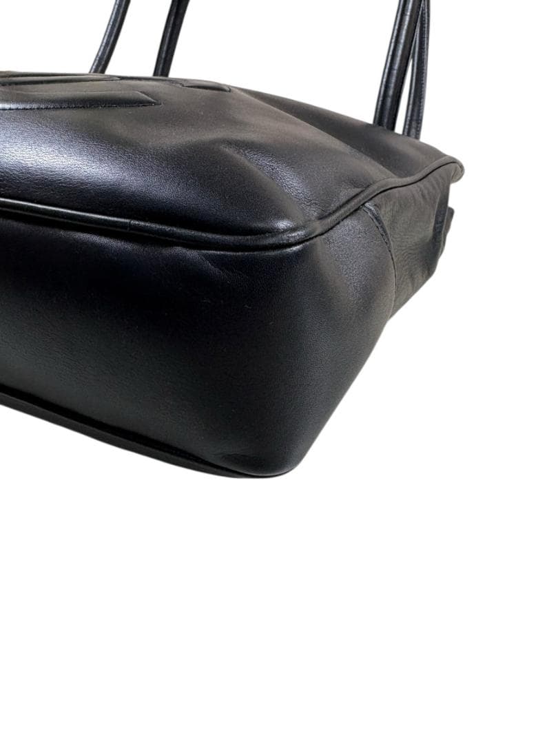 CHANEL ブラックレザーショルダーバッグ ハンドバック