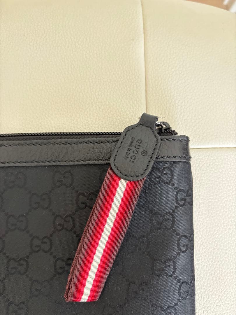 GUCCI ブラック クラッチバッグ