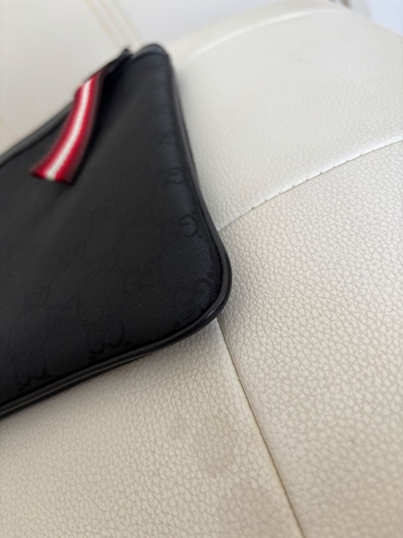 GUCCI ブラック クラッチバッグ