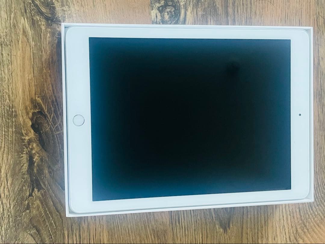 【極美品】Apple iPad 第6世代 Wi-Fi 32GB ほぼ未使用品