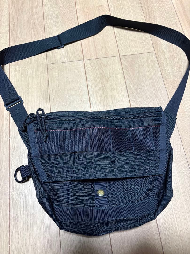 BRIEFING ➕ BEAMS PLUS 別注ブラック ショルダーバッグ