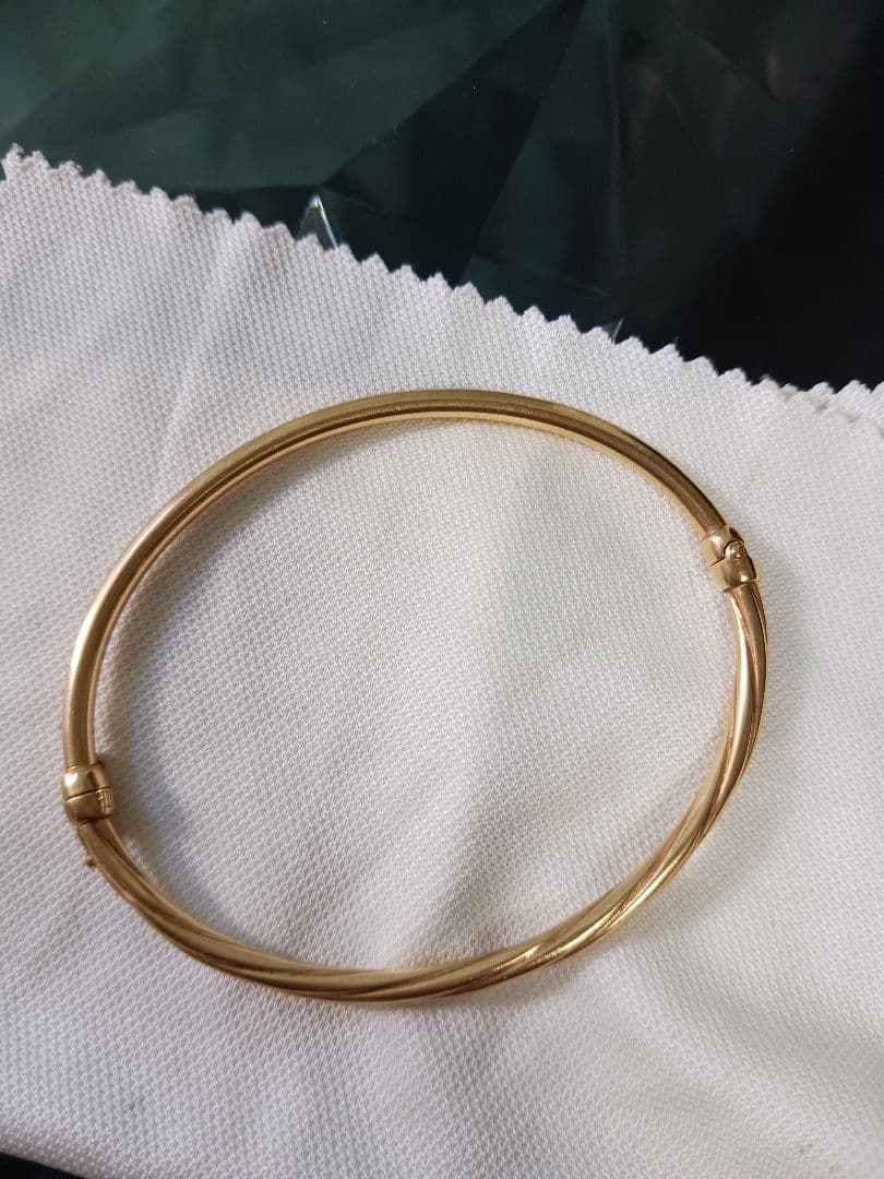 ウノアエレ　バングルブレスレット　k18