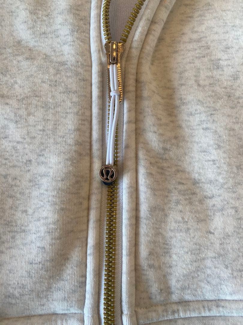 ルルレモン　パーカー　グレー　サイズ8