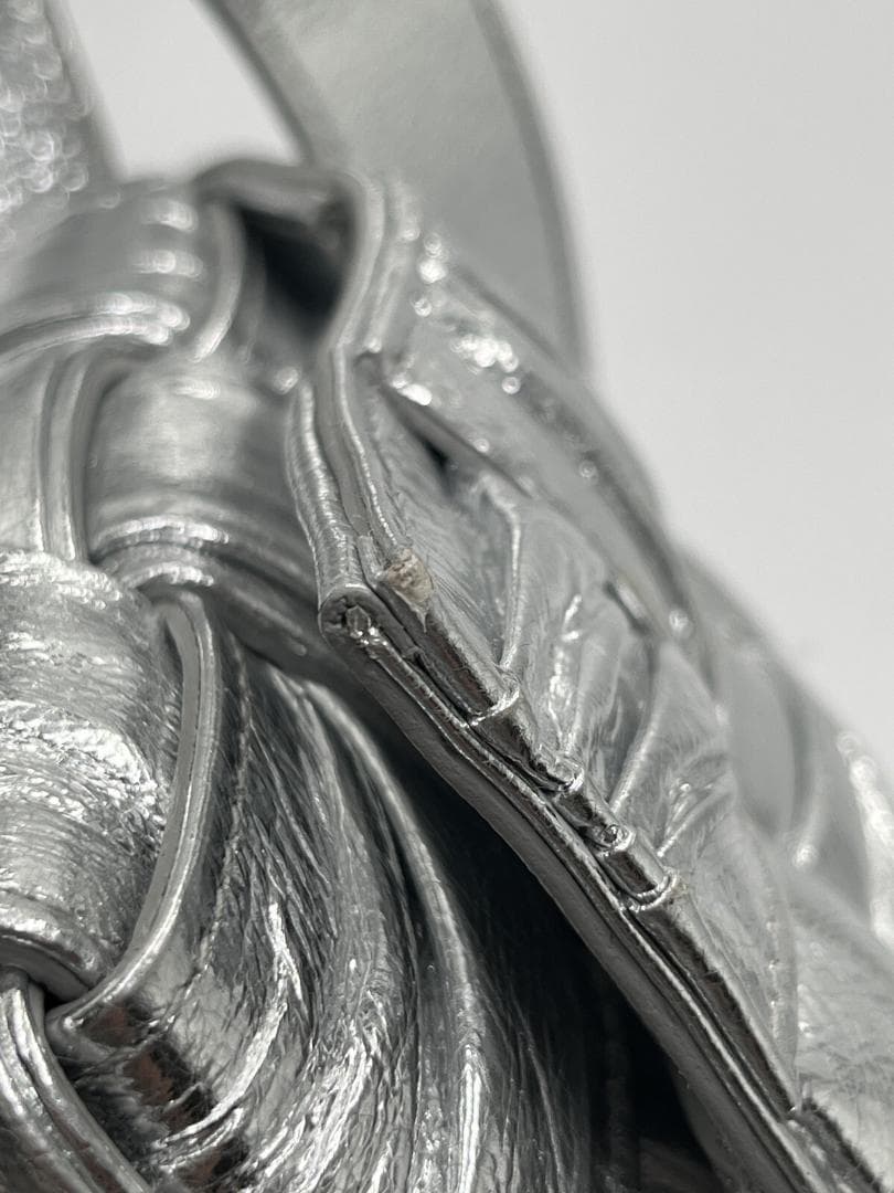 ボッテガヴェネタ　イントレチャート　シルバーショルダーバッグ