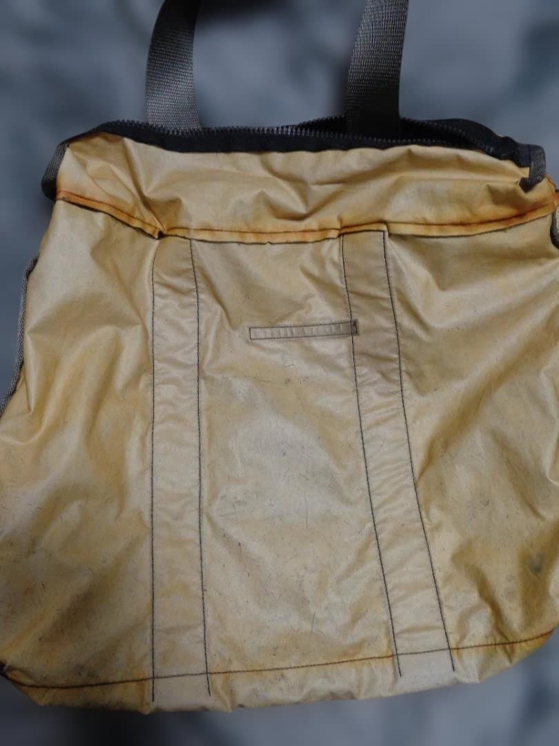 プラダ　ネイビー トートバッグ シンプル