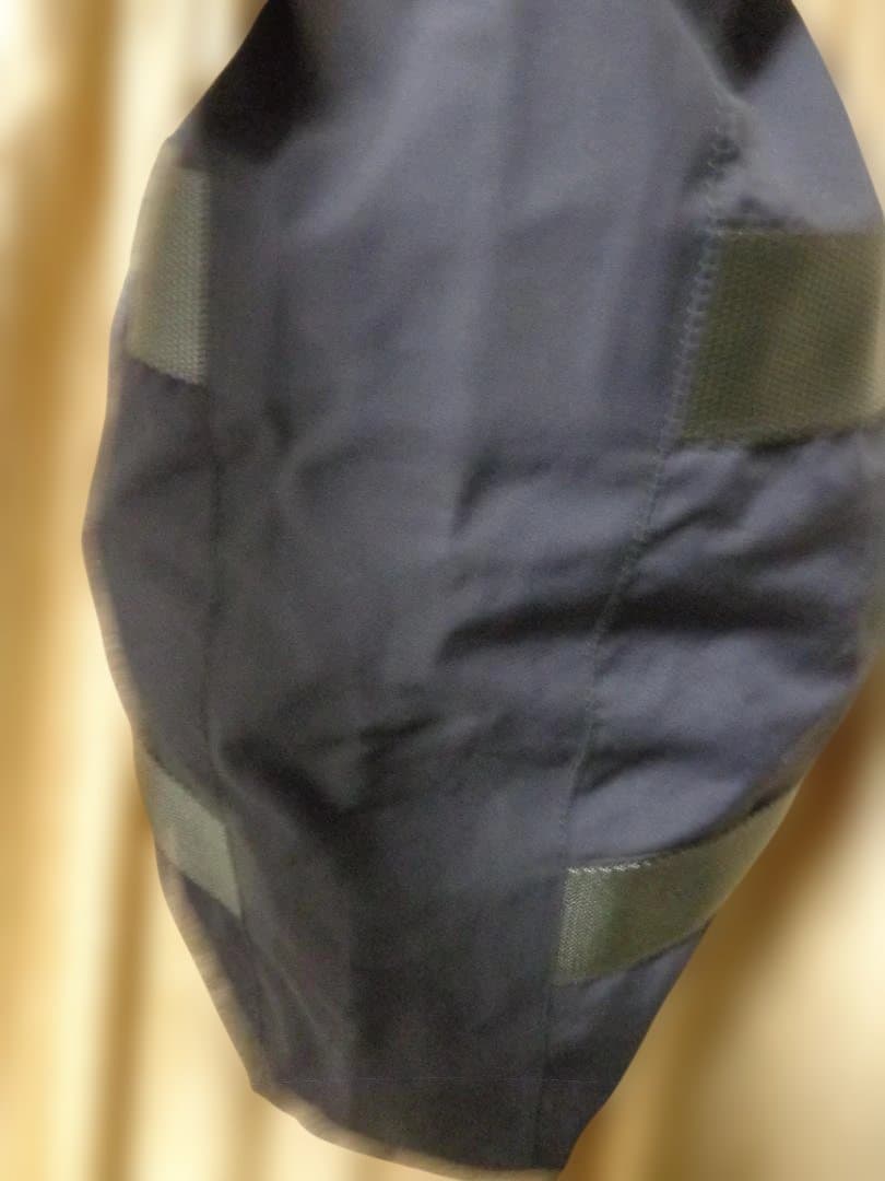 プラダ　ネイビー トートバッグ シンプル