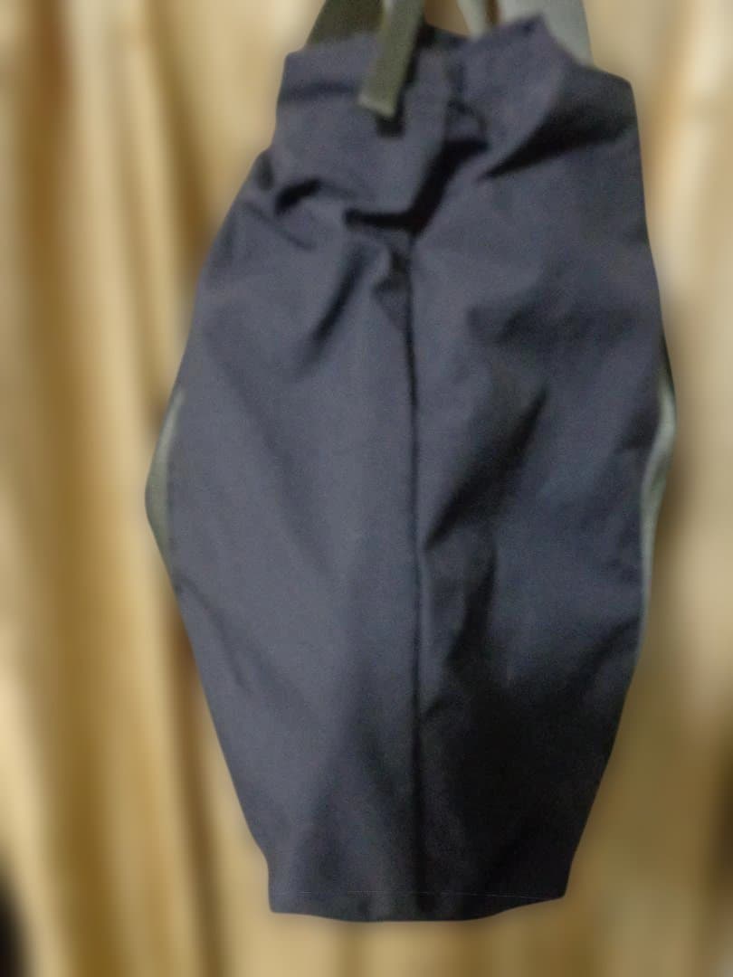 プラダ　ネイビー トートバッグ シンプル