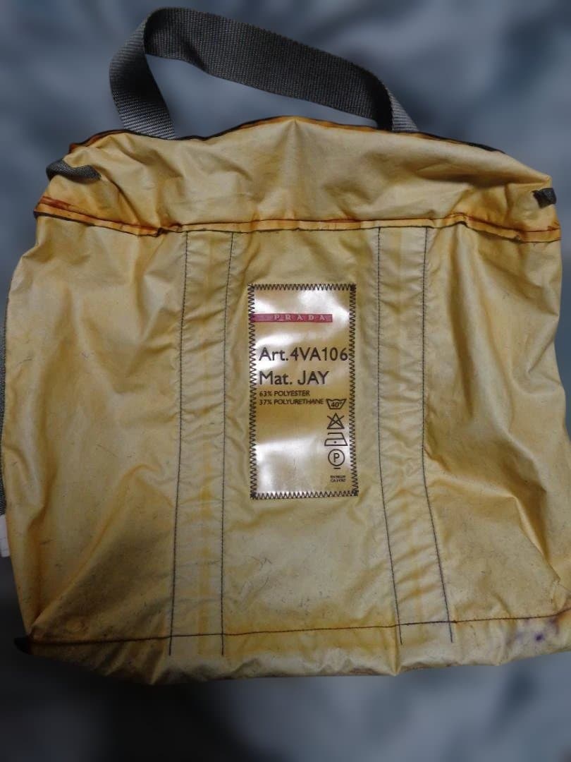 プラダ　ネイビー トートバッグ シンプル