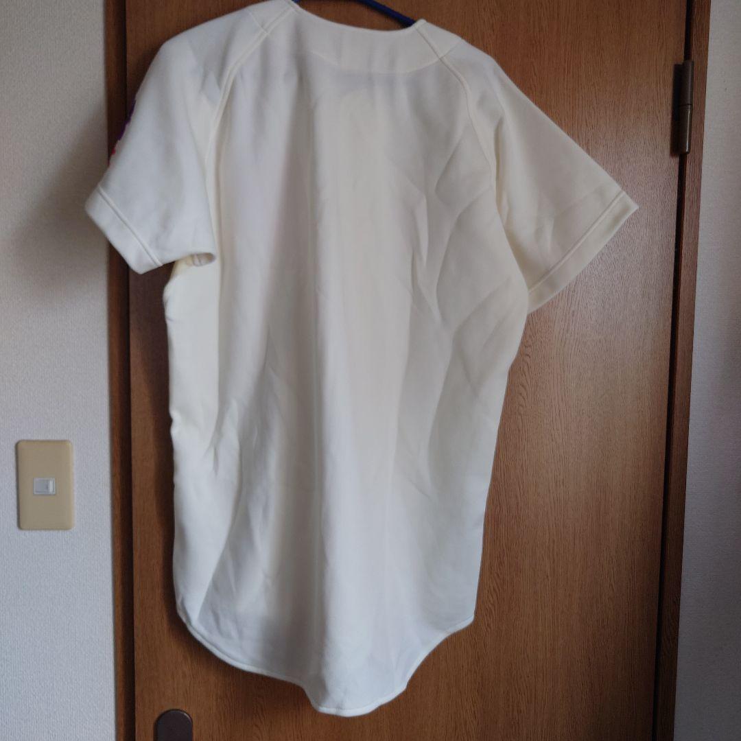 クリーム色 半袖 ユニフォーム智辯和歌山のユニフォーム