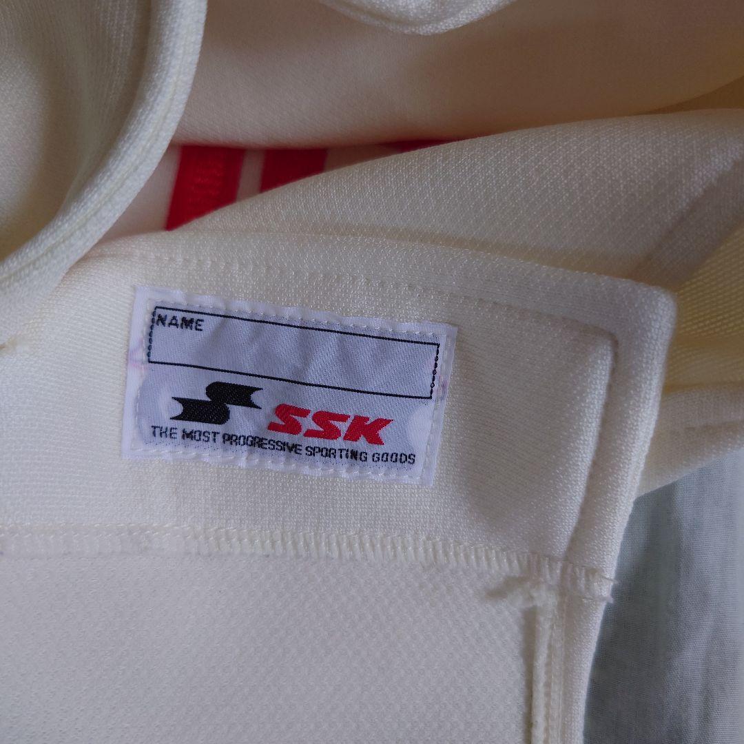 クリーム色 半袖 ユニフォーム智辯和歌山のユニフォーム