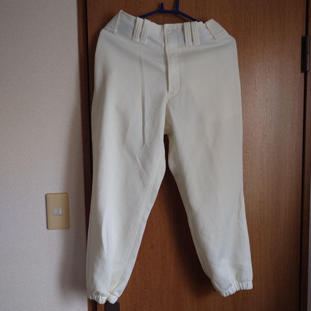 クリーム色 半袖 ユニフォーム智辯和歌山のユニフォーム