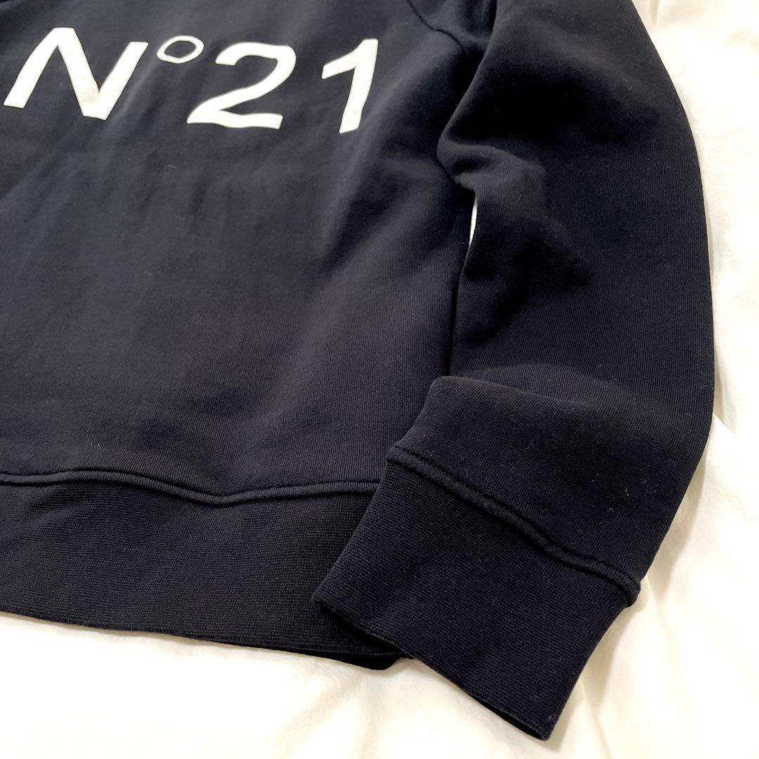 ■美品■ヌメロヴェントゥーノ N゜21　イタリア製　クルーネックスウェット　黒