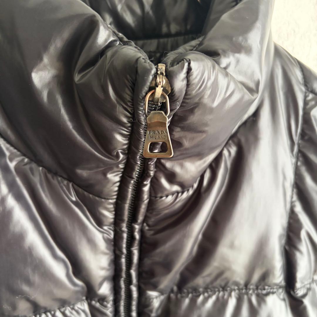 【美品✨レア】PRADA プラダ　中綿ベスト　ラバーロゴ　黒　46 国内正規品