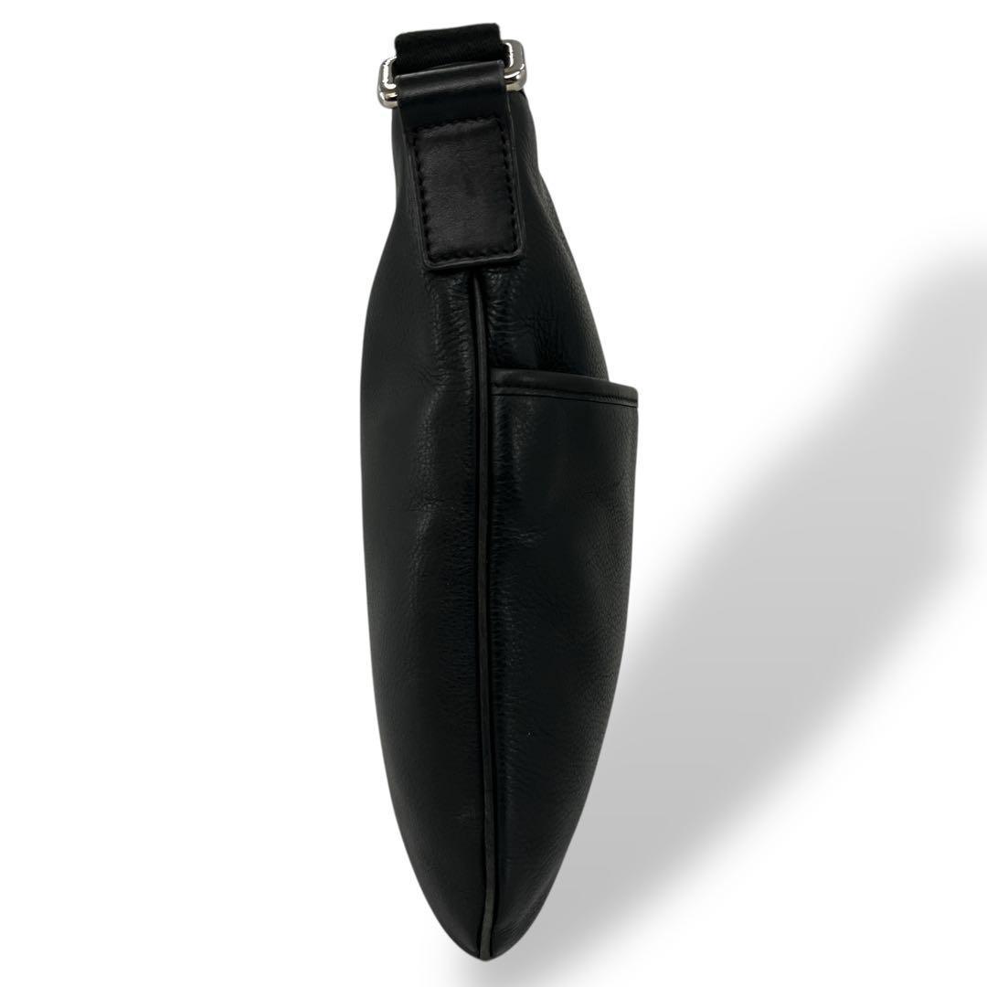 良品　ロエベ　アナグラムロゴ　サコッシュ　ショルダーバッグ　ブラック　レザー