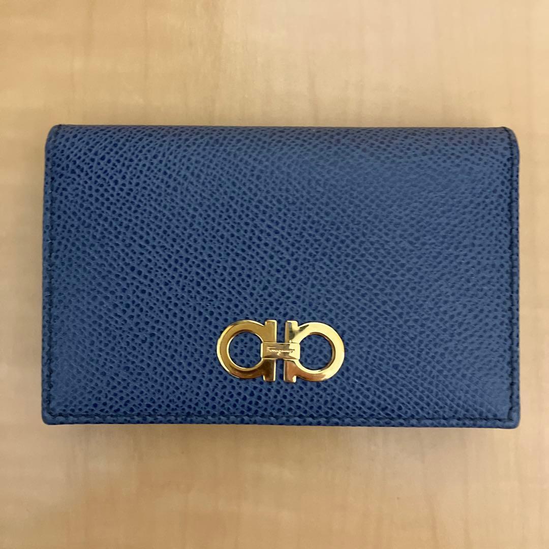 Salvatore Ferragamo ネイビー名刺入れ