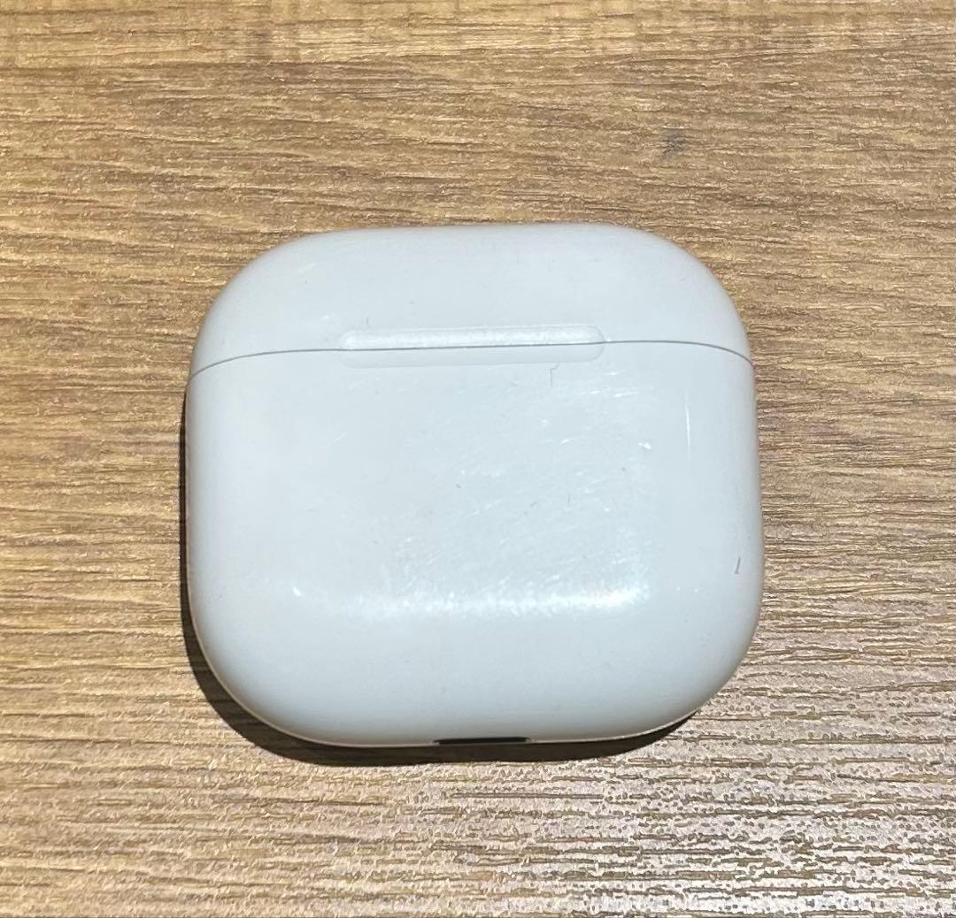 AirPods第四世代(ノイキャンなし) 充電ケース付き