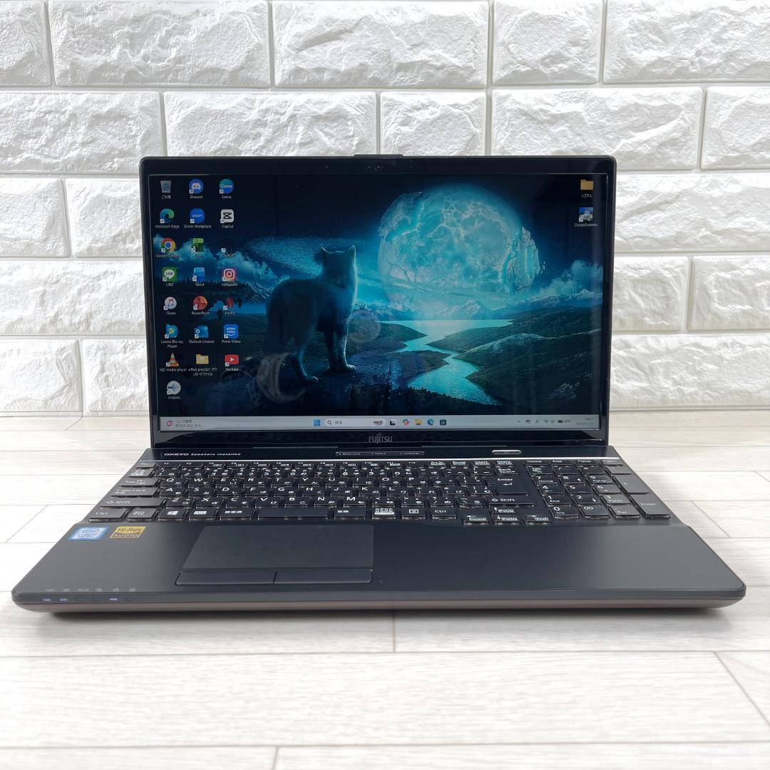 富士通 第8世代i7 新品SSD512＋HDD1T メモリ16 ノートパソコン