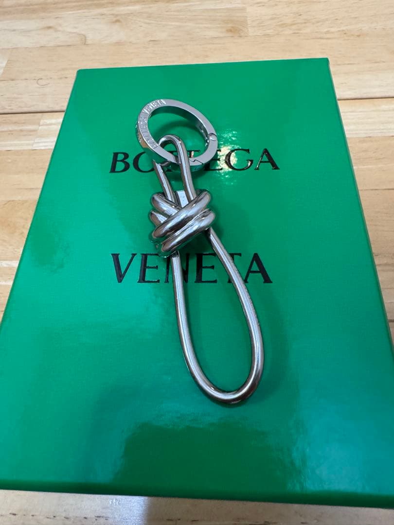 早い者勝ちBOTTEGA VENETA◆アンディアモ キーホルダー ロゴ付き