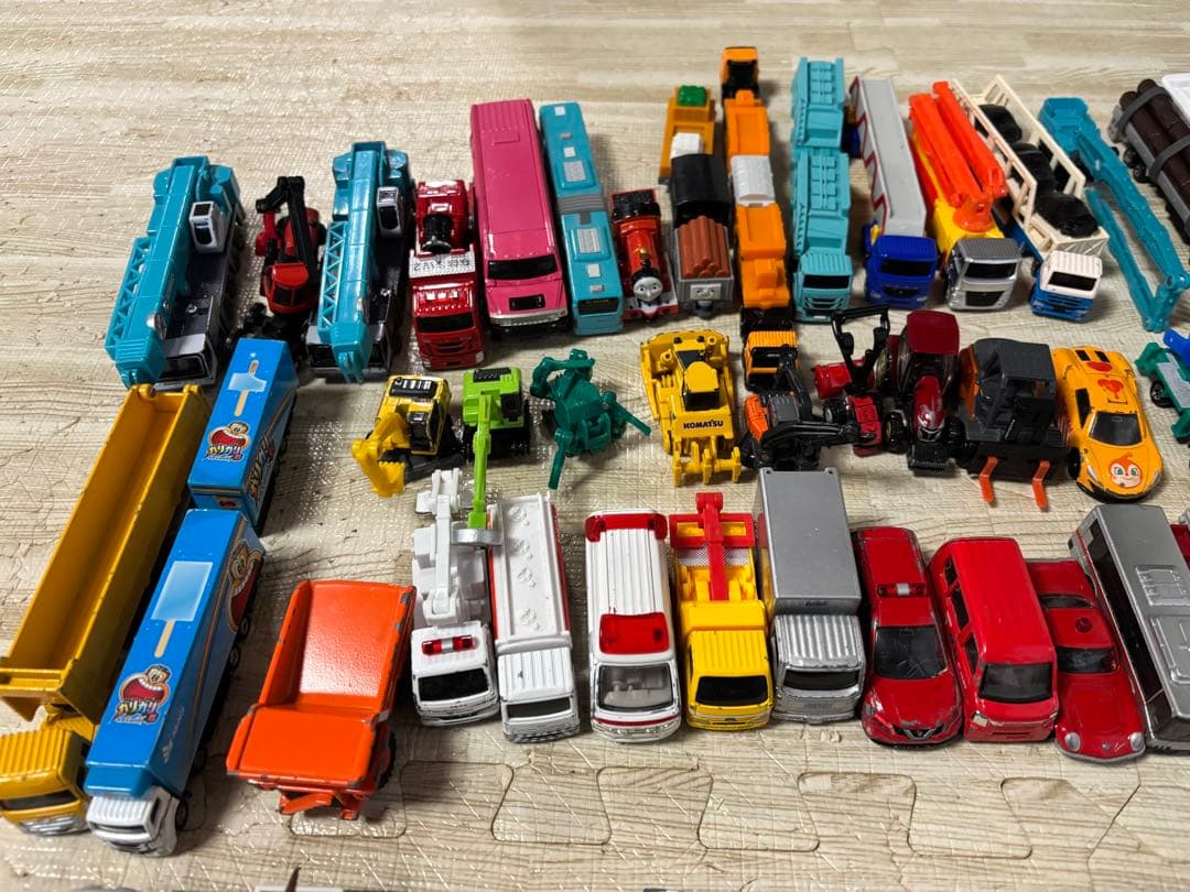た*つ様 トミカ　ミニカー　まとめ売り　100台超え