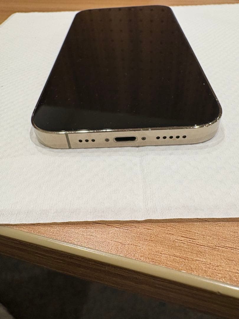 背面割れ iPhone 14 Pro 128GB ゴールド 本体