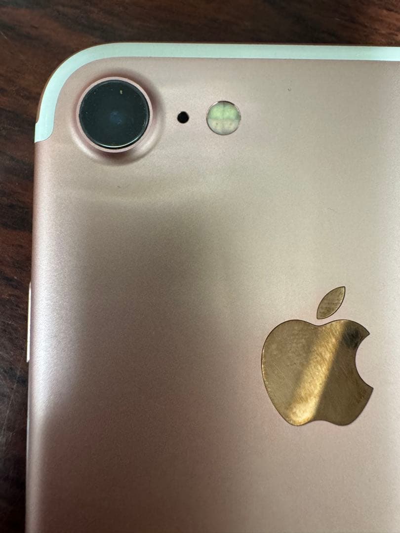 Apple iPhone 7 ローズゴールド A1779