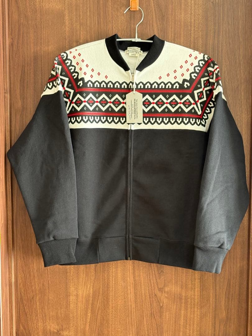 新 PATTERN ZIP SWEATSHIRT W/TCB JEANS