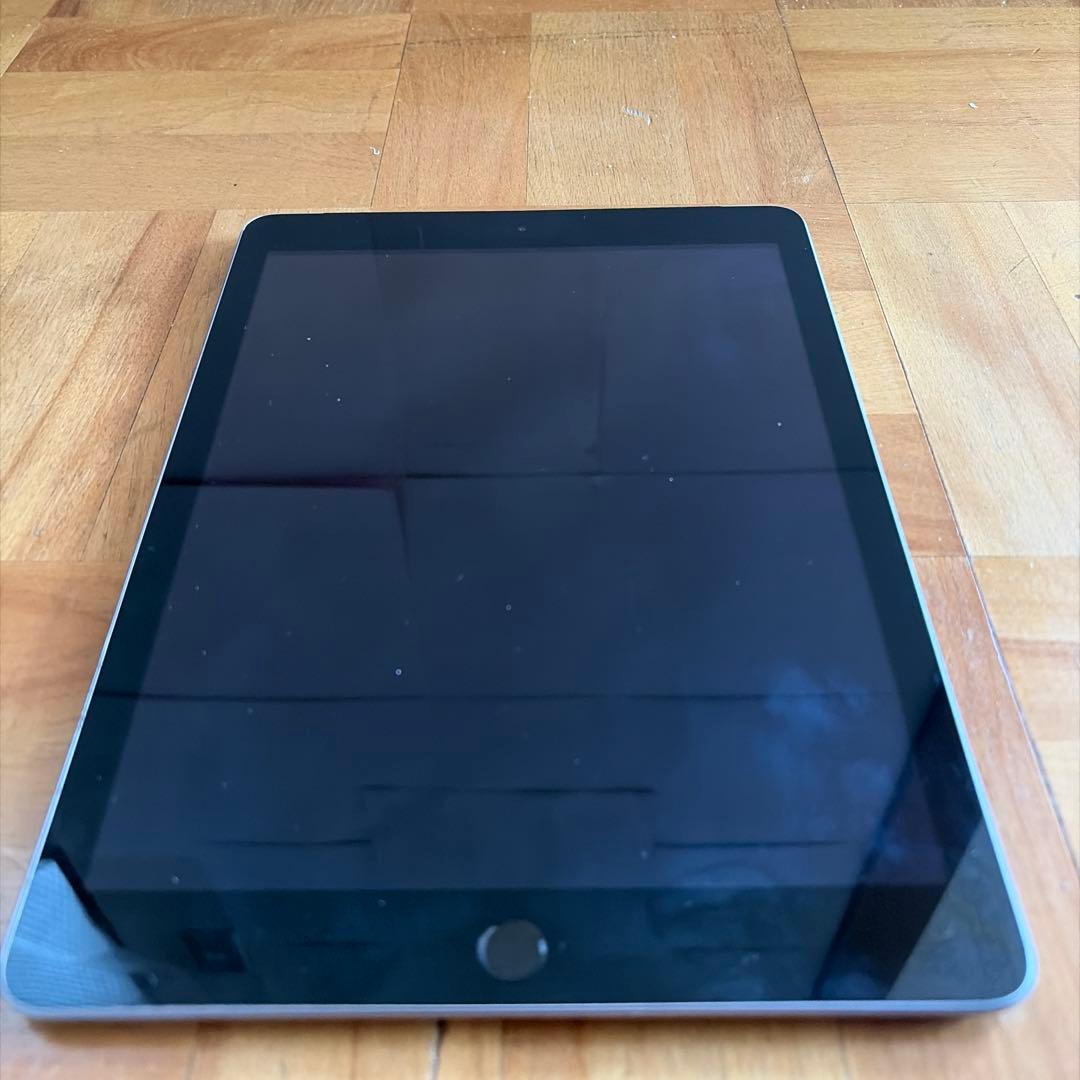 【限定】iPad (第5世代) 128GB スペースグレイ