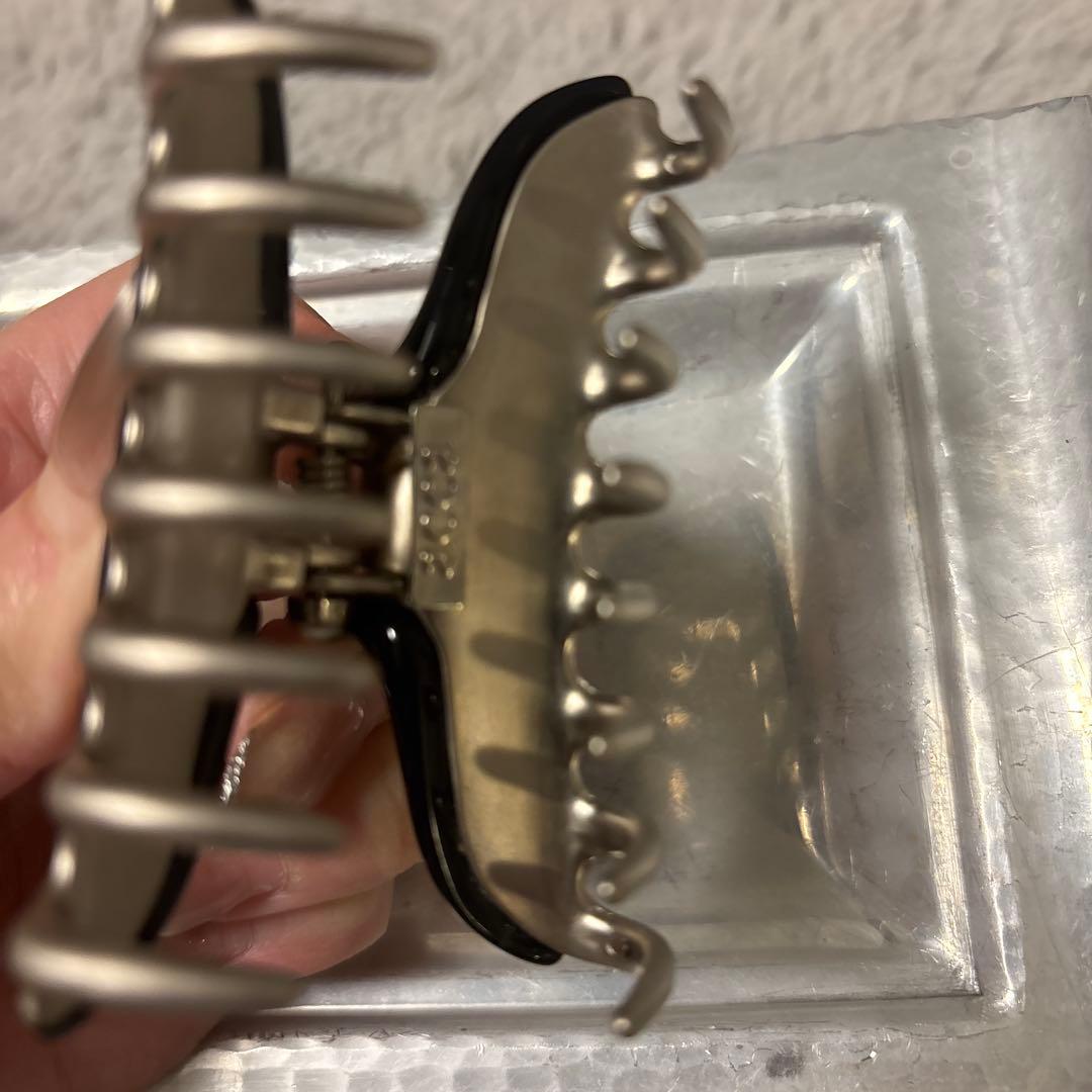 acca Mサイズ　黒　シルバー　 クリップヘアアクセサリー